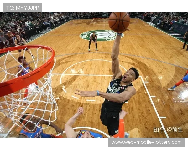 字母哥罚球线飞跃震撼全场再创历史经典扣篮瞬间